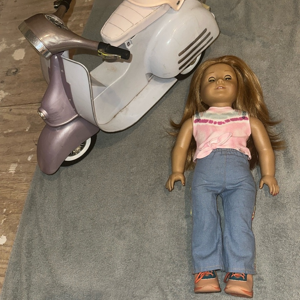 American girl doll Winter with Vespa & helmet